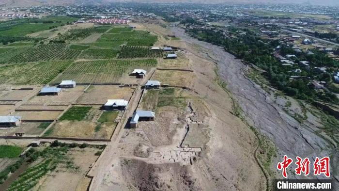 图为拉巴特一号墓地遗址区地形。　AC米兰中国官网 供图